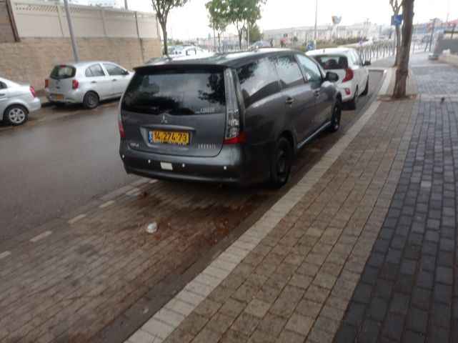 מודעת רכב מיצובישי גרנדיס