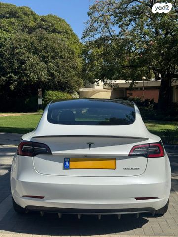 מודעת רכב טסלה מודל 3