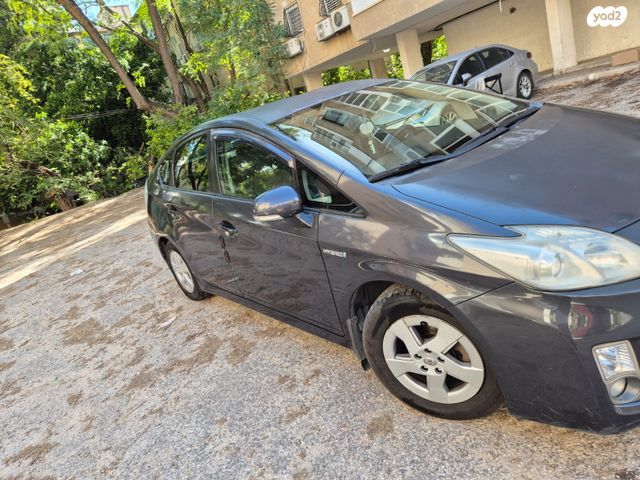 מודעת רכב טויוטה פריוס