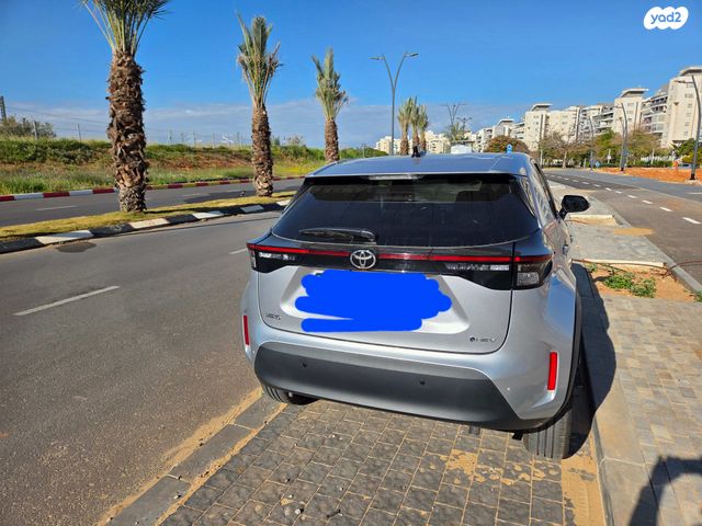 מודעת רכב טויוטה יאריס קרוס