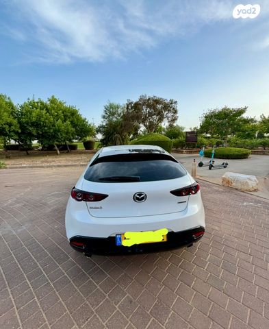מודעת רכב מאזדה 3