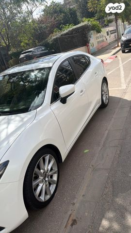 מודעת רכב מאזדה 3