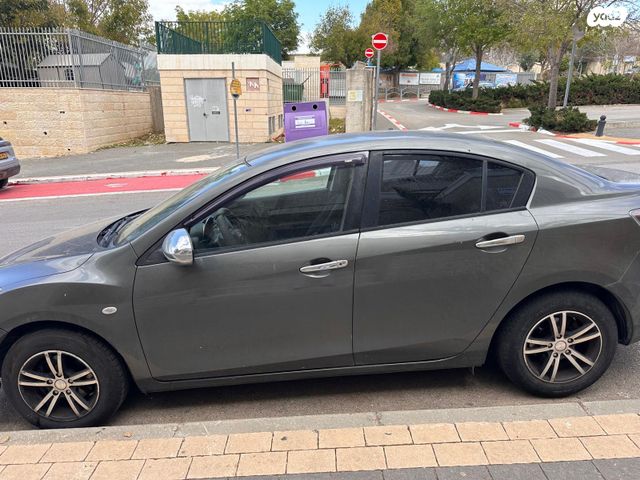 מודעת רכב מאזדה 3