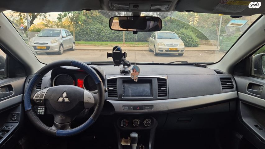 מודעת רכב מיצובישי לנסר