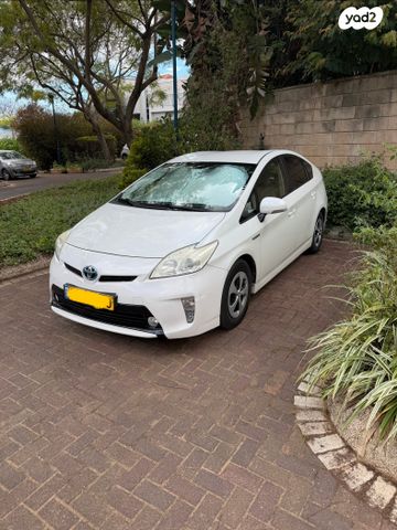 מודעת רכב טויוטה פריוס