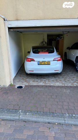 מודעת רכב טסלה מודל 3