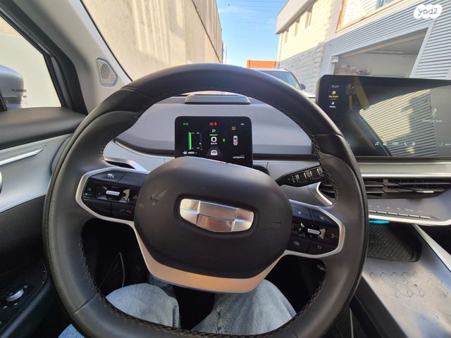 מודעת רכב ג׳ילי Geometry C