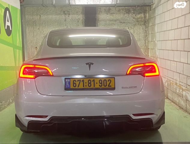 מודעת רכב טסלה מודל 3