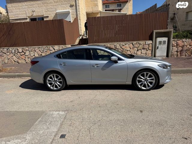 מודעת רכב מאזדה 6