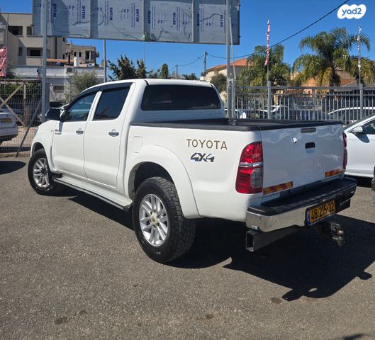 מודעת רכב טויוטה היילקס 2