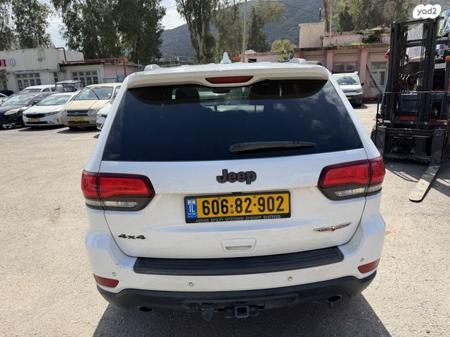 מודעת רכב ג'יפ גרנד צ'ירוקי 2