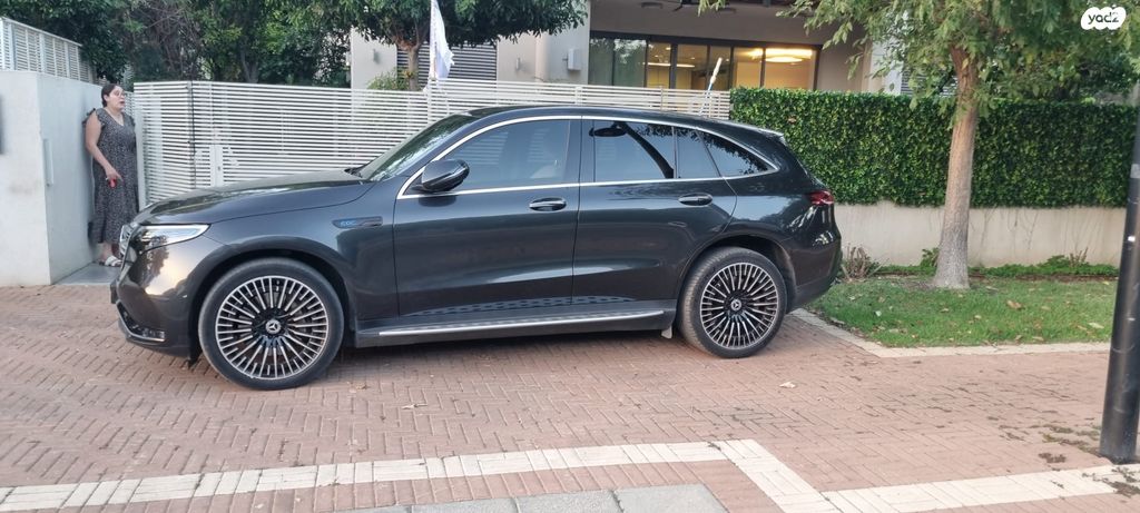 מודעת רכב מרצדס-בנץ EQC