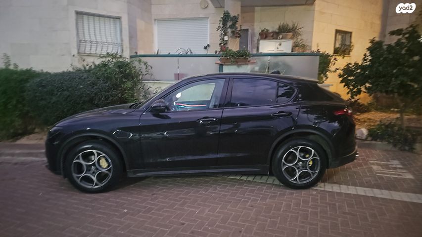 מודעת רכב אלפא רומיאו סטלביו