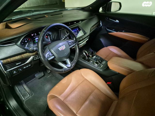מודעת רכב קאדילק XT4