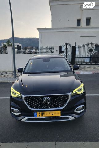 מודעת רכב אם ג'י EHS PHEV