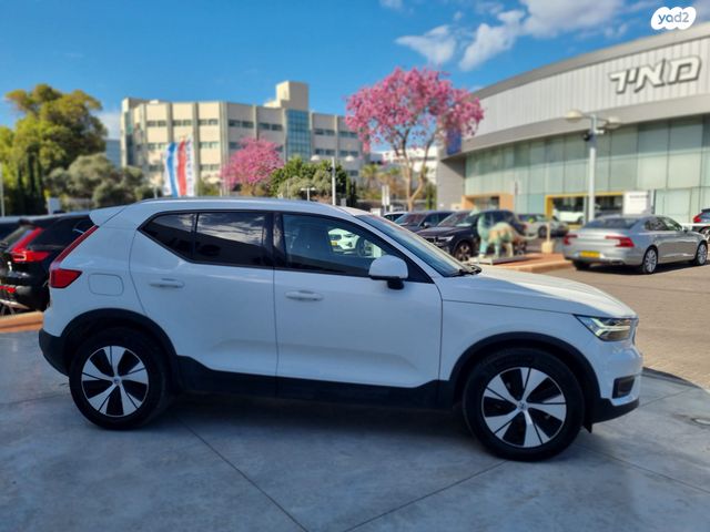 מודעת רכב וולוו XC40 1