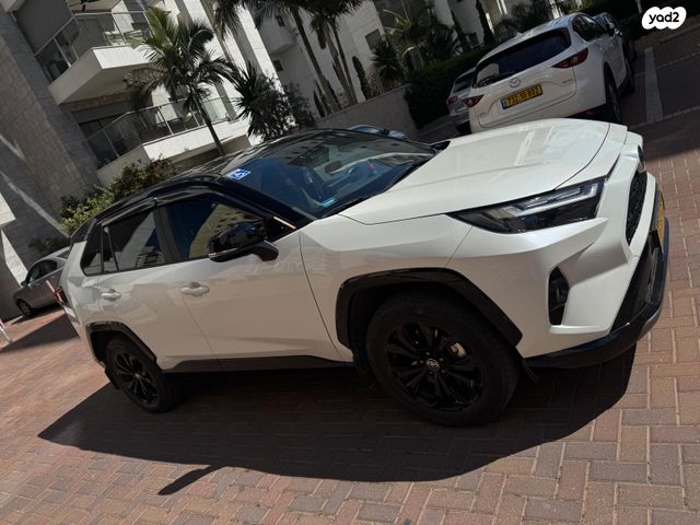 מודעת רכב טויוטה RAV4