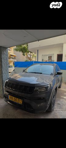 מודעת רכב ג'יפ קומפאס