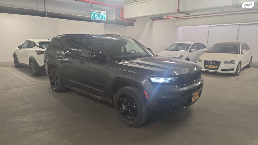 מודעת רכב ג'יפ גרנד צ'ירוקי