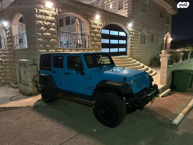 מודעת רכב ג'יפ רנגלר