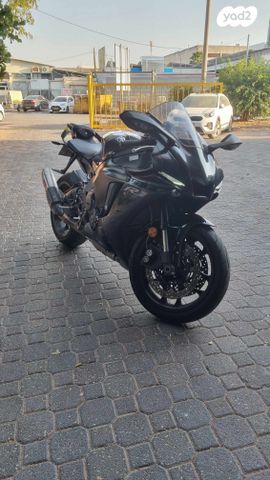 מודעת רכב ימאהה YZF-R1