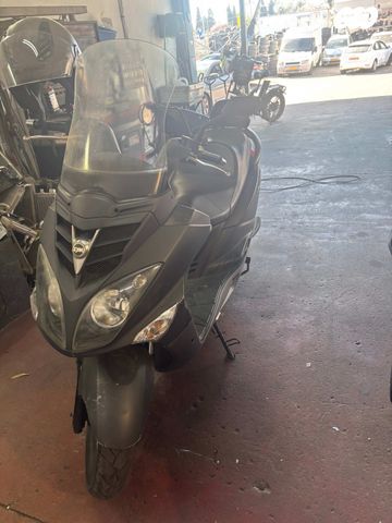 מודעת רכב סאן יאנג ג'וי רייד 200