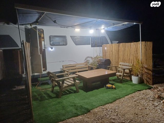 מודעת רכב נגרר (קראוון נגרר)