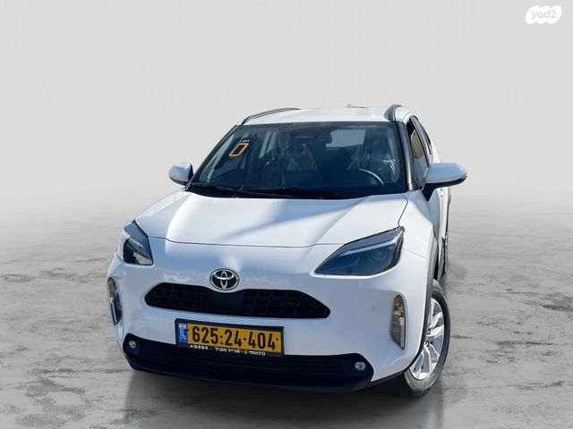 מודעת רכב טויוטה יאריס קרוס