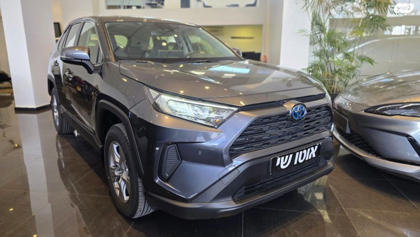 מודעת רכב טויוטה קורולה קרוס