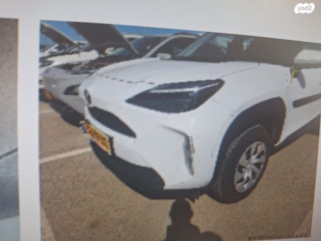 מודעת רכב טויוטה יאריס קרוס