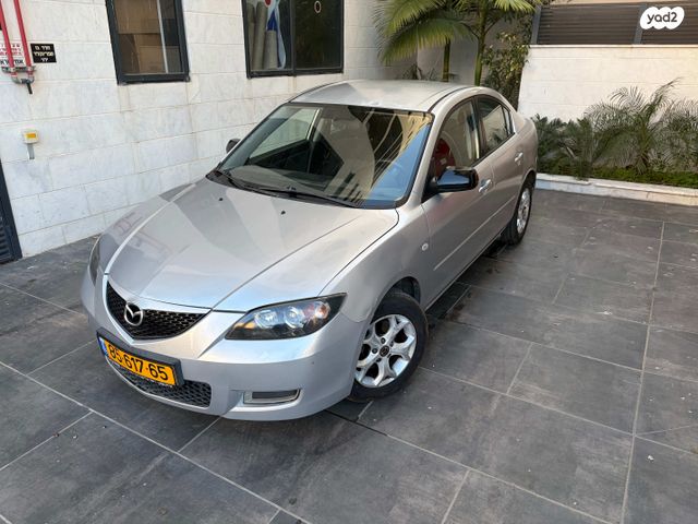 מודעת רכב מאזדה 3