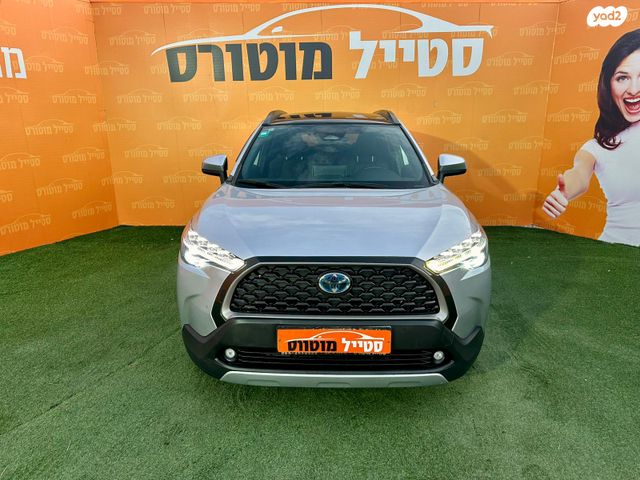מודעת רכב טויוטה קורולה קרוס