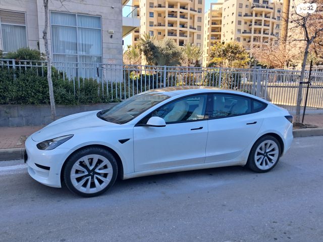 מודעת רכב טסלה מודל 3