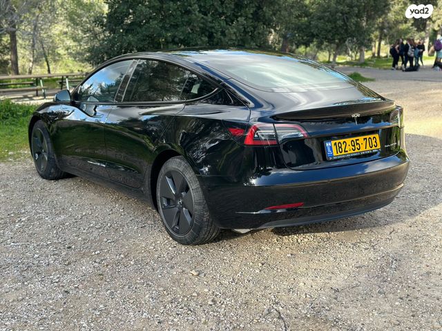 מודעת רכב טסלה מודל 3