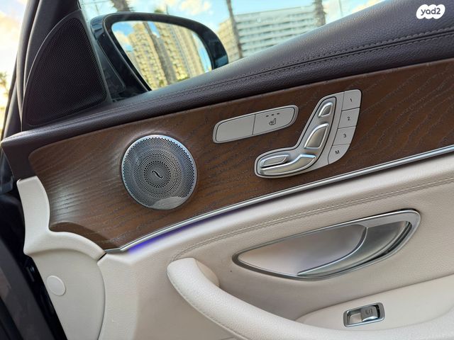 מודעת רכב מרצדס-בנץ E-class 2