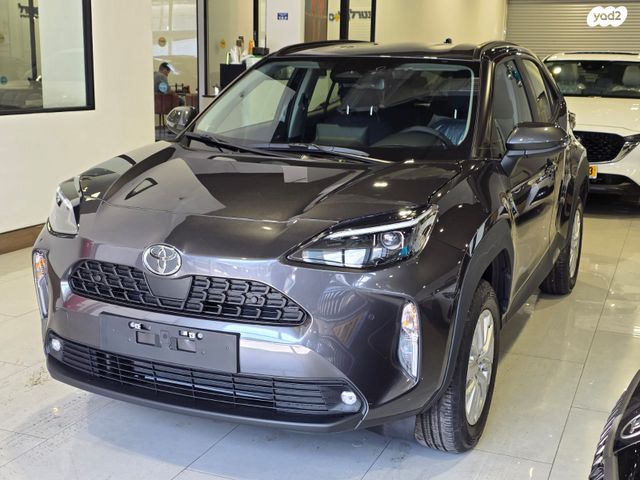 מודעת רכב טויוטה יאריס קרוס