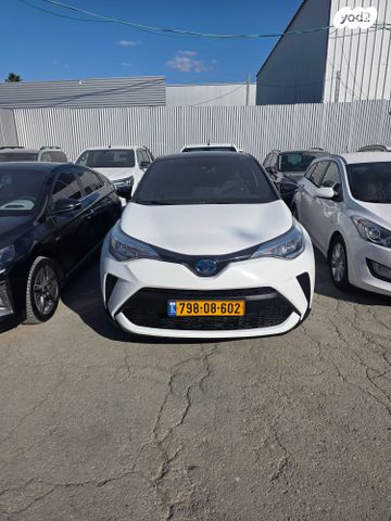 מודעת רכב טויוטה C-HR 2