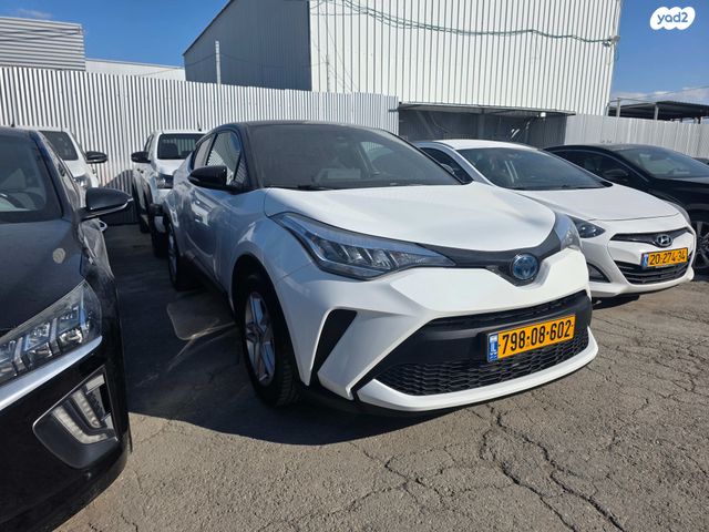 מודעת רכב טויוטה C-HR 1