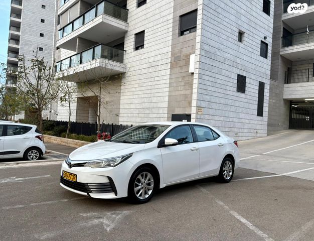 מודעת רכב טויוטה קורולה