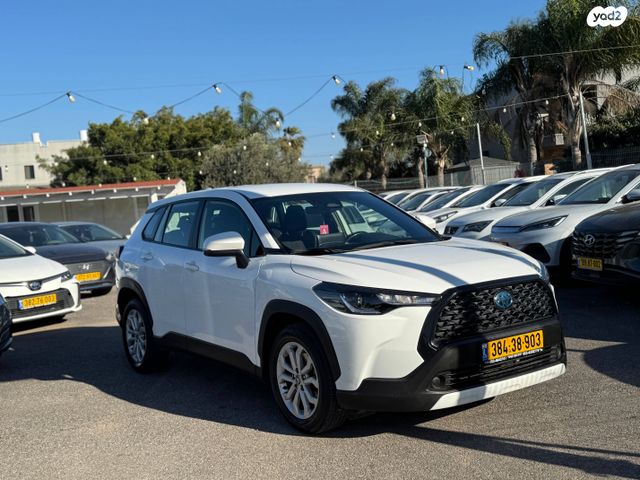 מודעת רכב טויוטה קורולה קרוס