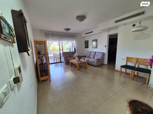 שדרות רפאל סויסה 28