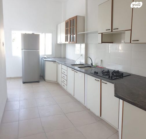 שדרות טרומפלדור 25