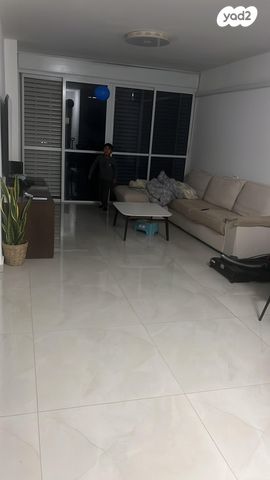 טייטלבאום 16