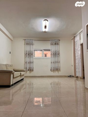 שדרות ירושלים 52