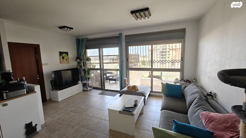 מגדל המנורה 12