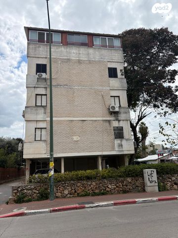 הרב זכריה מדאר 