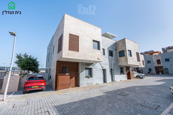 מור 