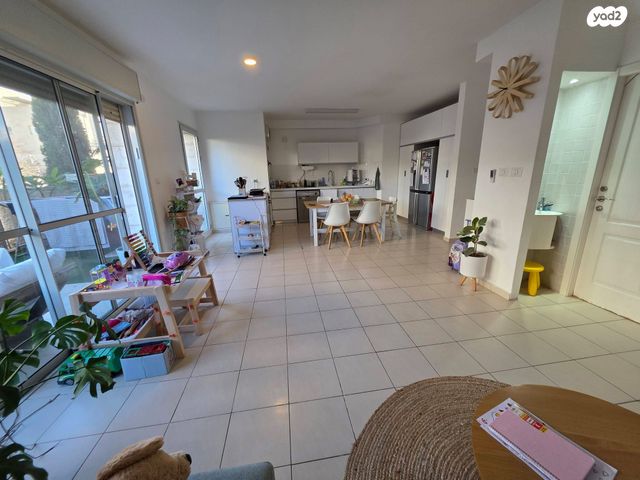 מודעת נכס, הלוח העברי, הכרמים, מודיעין מכבים רעות