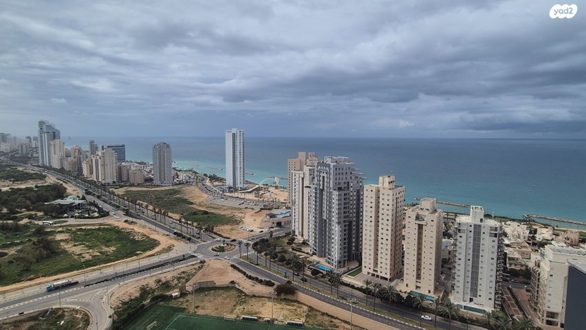 מודעת נכס, אמנון ליפקין שחק, נוף הטיילת, נתניה