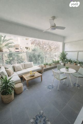 הגוש הגדול, רמת אביב החדשה, נופי ים